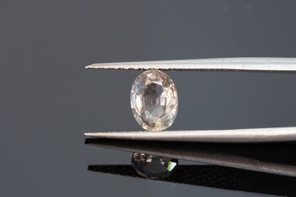 1,87ct looduslik, šampanje värvi safiir