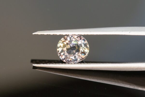 1,56ct lillakasroheline safiir
