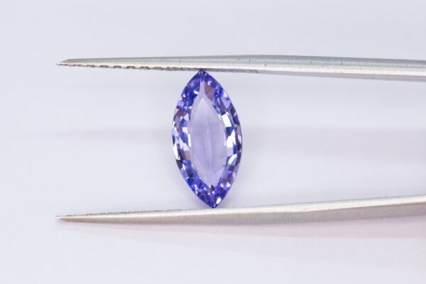 Natural, blue-purple tanzanite. 2,51ct