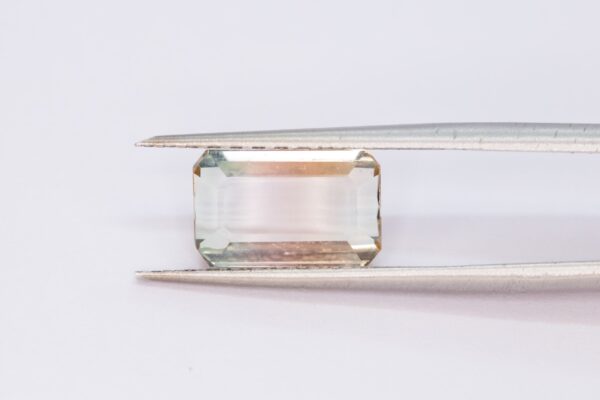 Looduslik, kahevärviline turmaliin. 4,05ct