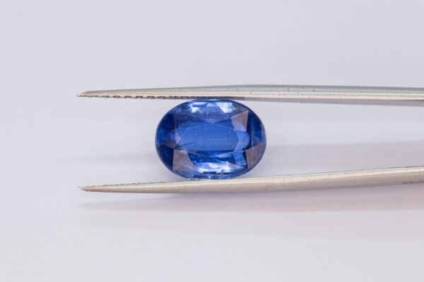 Looduslik sinine küaniit 6,96ct.